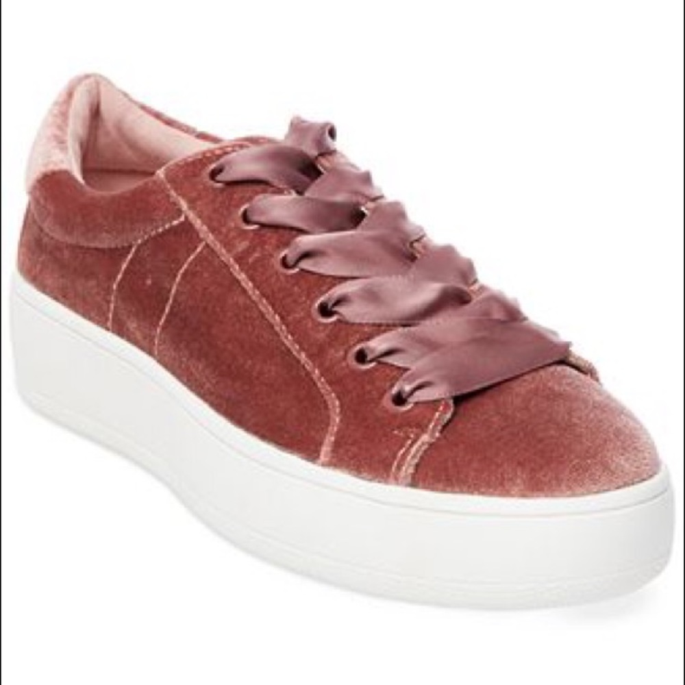 Pink velvet Steve Madden Sneaker